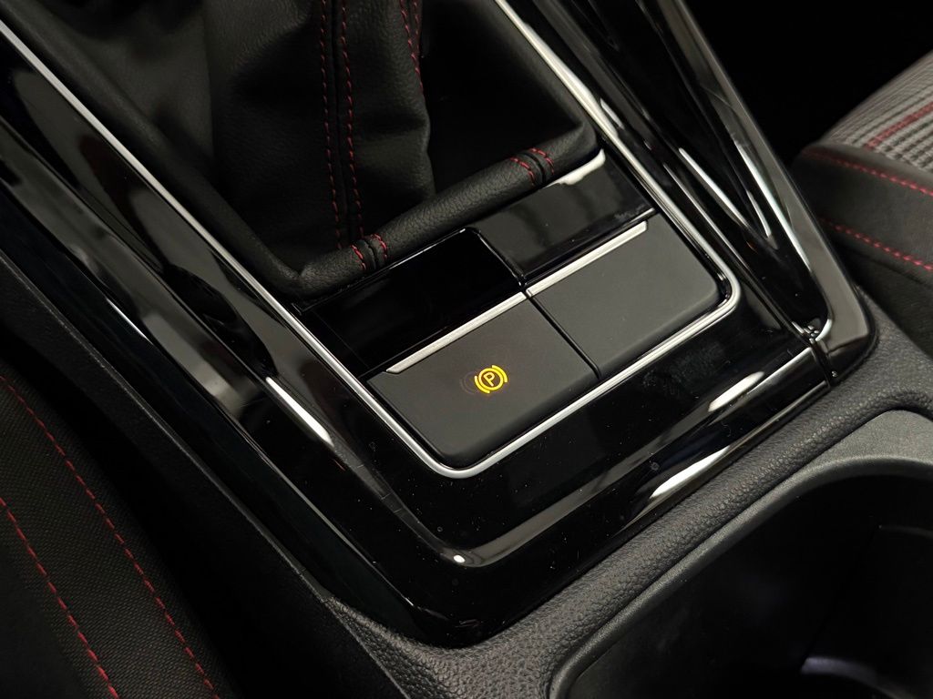 2024 Volkswagen Golf GTI S - Photo 22