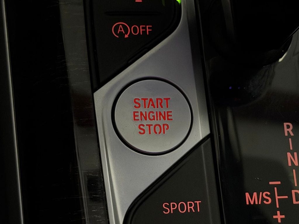 2022 BMW 3 Series 330i - Photo 23