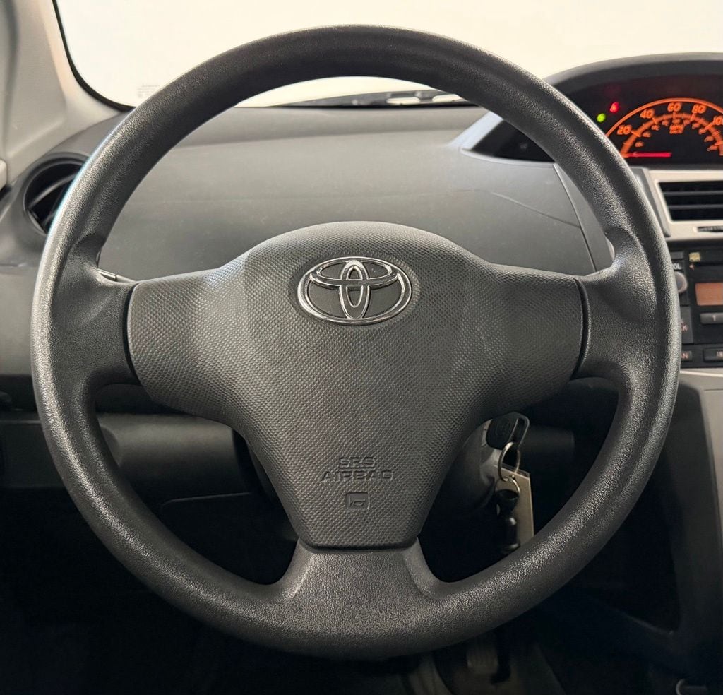 2010 Toyota Yaris Base - Photo 16