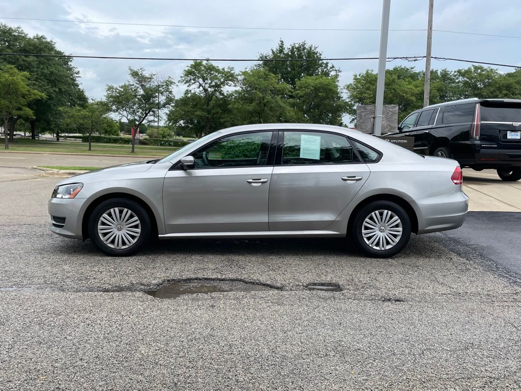 Used 2014 Volkswagen Passat S with VIN 1VWAS7A31EC044687 for sale in Aurora, IL
