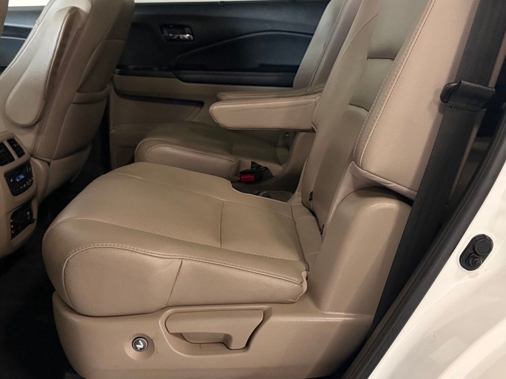 2017 Honda Pilot Elite - Photo 23