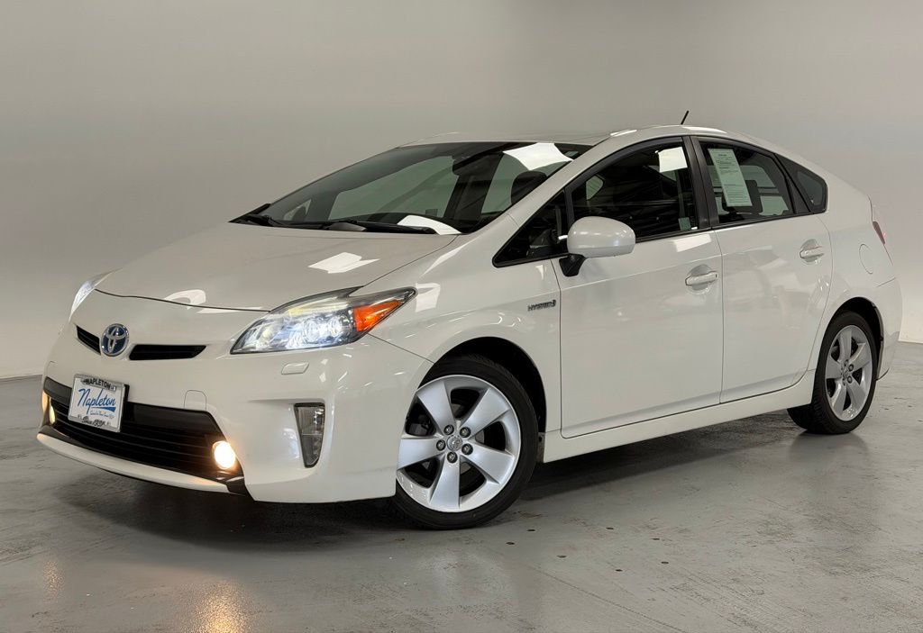 2012 Toyota Prius Five's photo