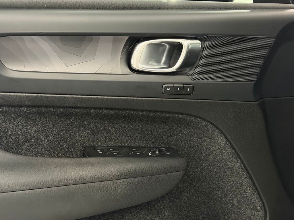 2023 Volvo C40 Plus - Photo 12