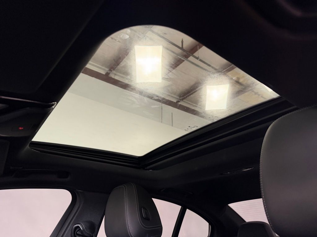 2022 BMW 3 Series 330i - Photo 25