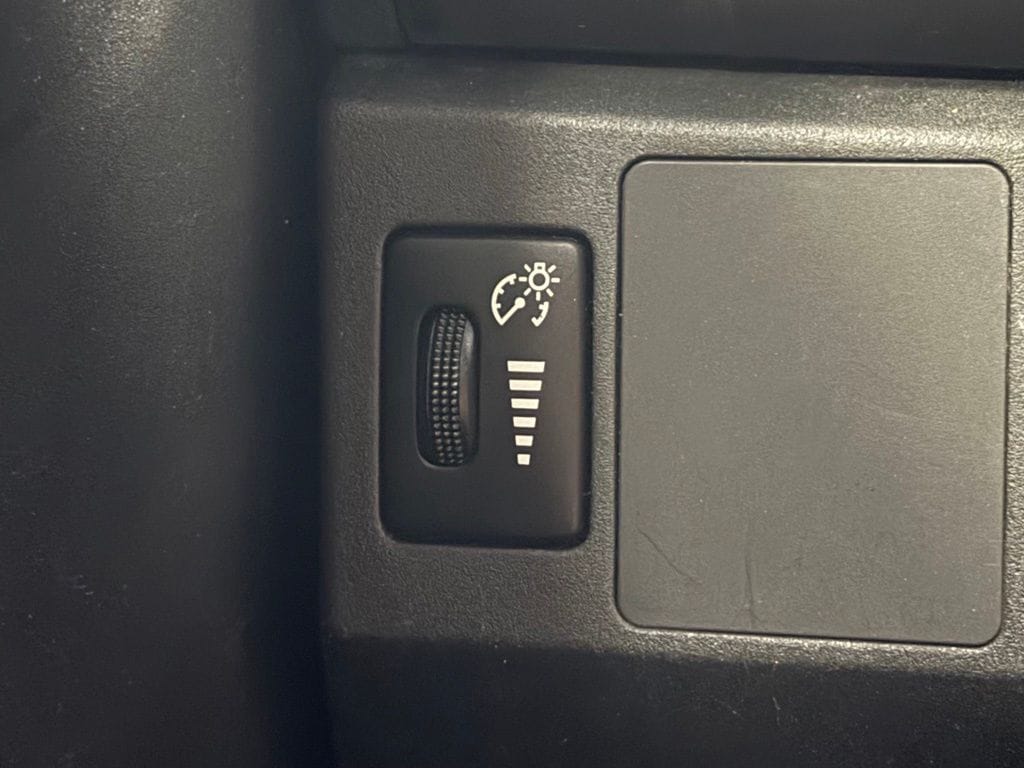 2010 Toyota Yaris Base - Photo 14