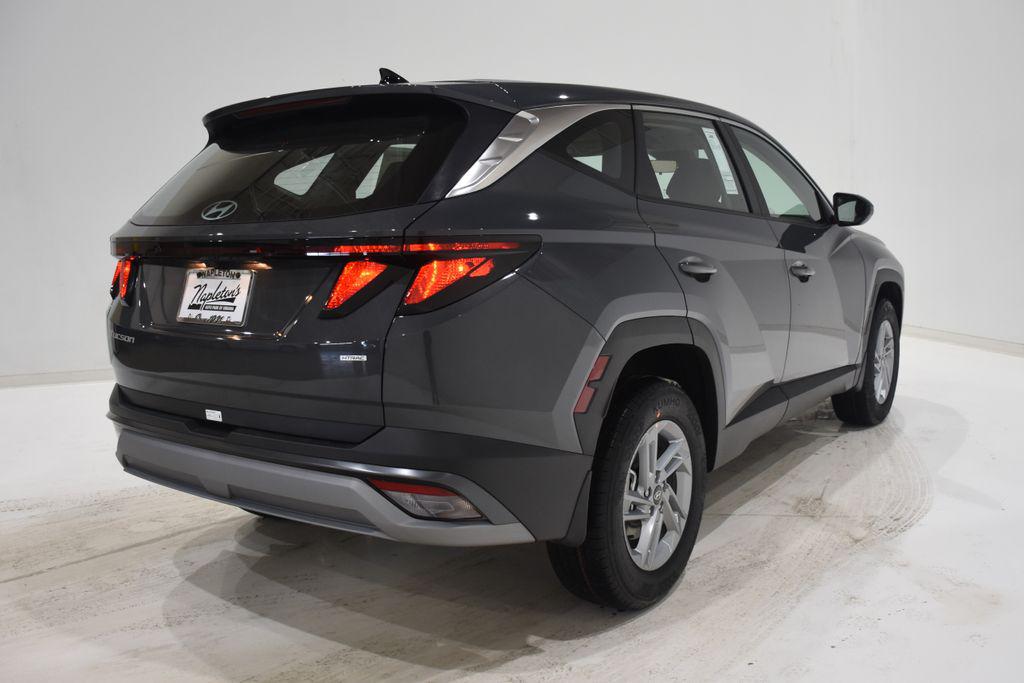 2025 Hyundai Tucson SE photo 3