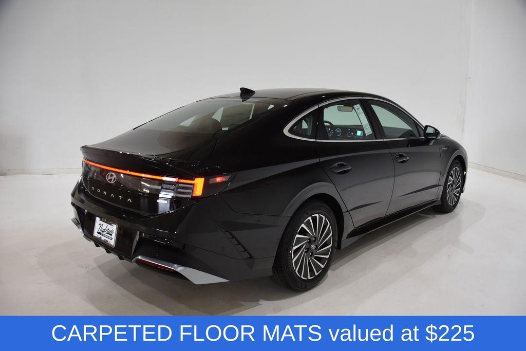 New 2025 Hyundai Sonata Hybrid Limited Sedan