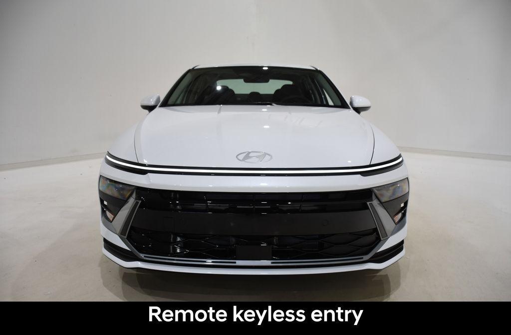 New 2026 Hyundai Sonata SE Sedan