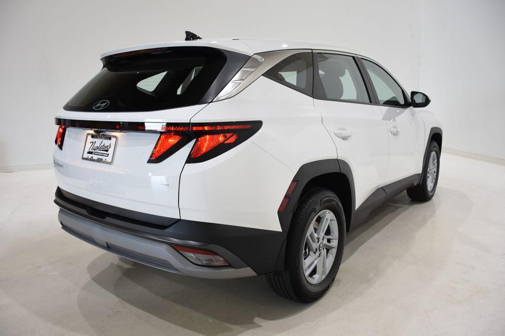 2026 Hyundai Tucson SE photo 4