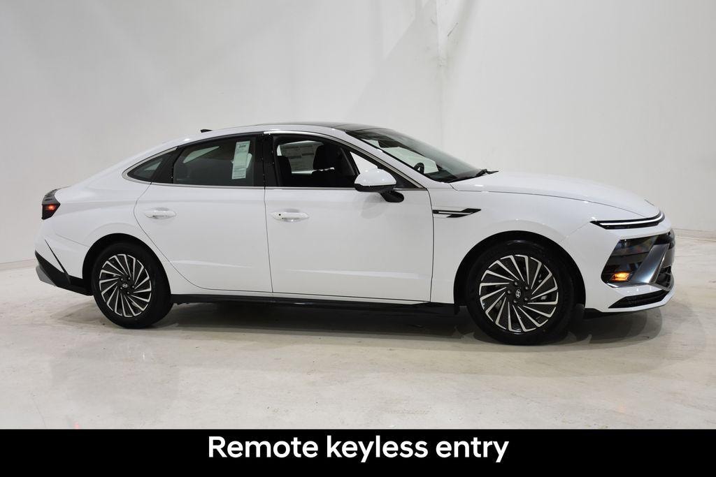 New 2026 Hyundai Sonata Hybrid SEL Sedan