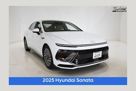 2025 Hyundai Sonata Hybrid Limited Sedan