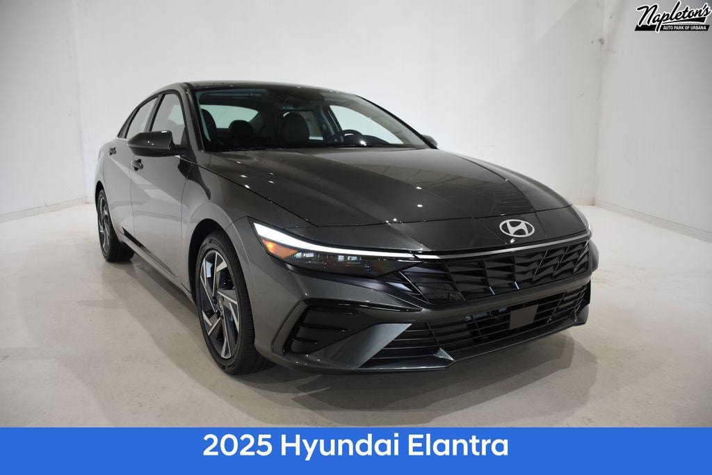 New 2025 Hyundai Elantra Limited Sedan