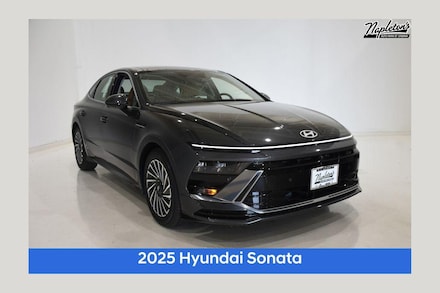2025 Hyundai Sonata Hybrid Limited Sedan