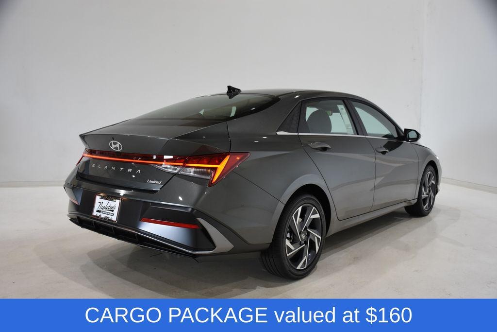 New 2025 Hyundai Elantra Limited Sedan
