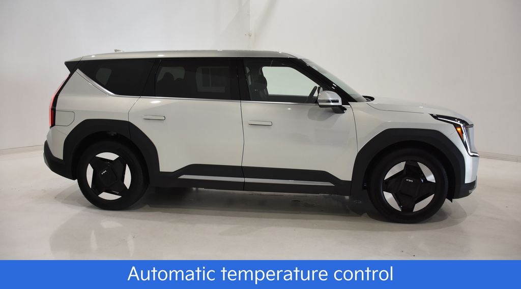 2026 Kia EV9 Light - Photo 3