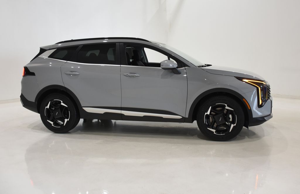 2026 Kia Sportage EX photo 3