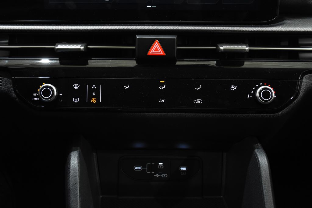 2026 Kia Sportage LX - Photo 18