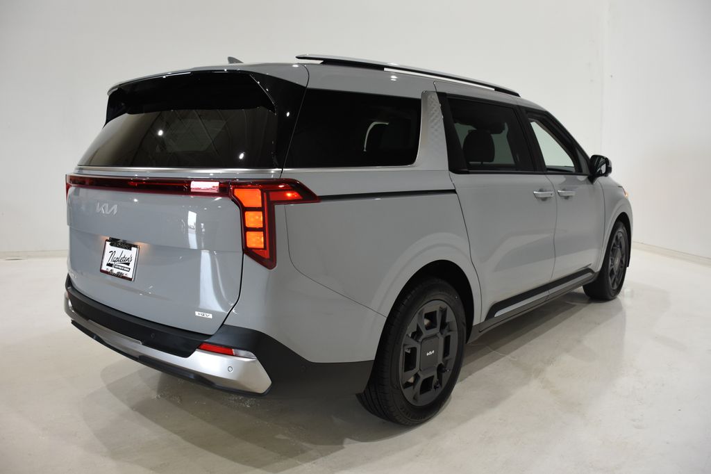 2026 Kia Carnival SX photo 4