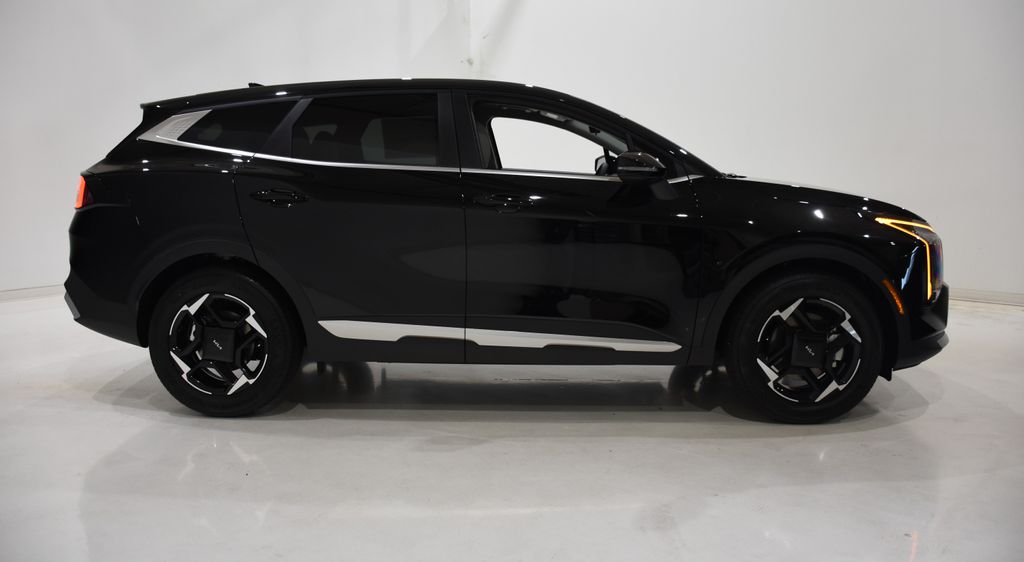 2026 Kia Sportage EX photo 3