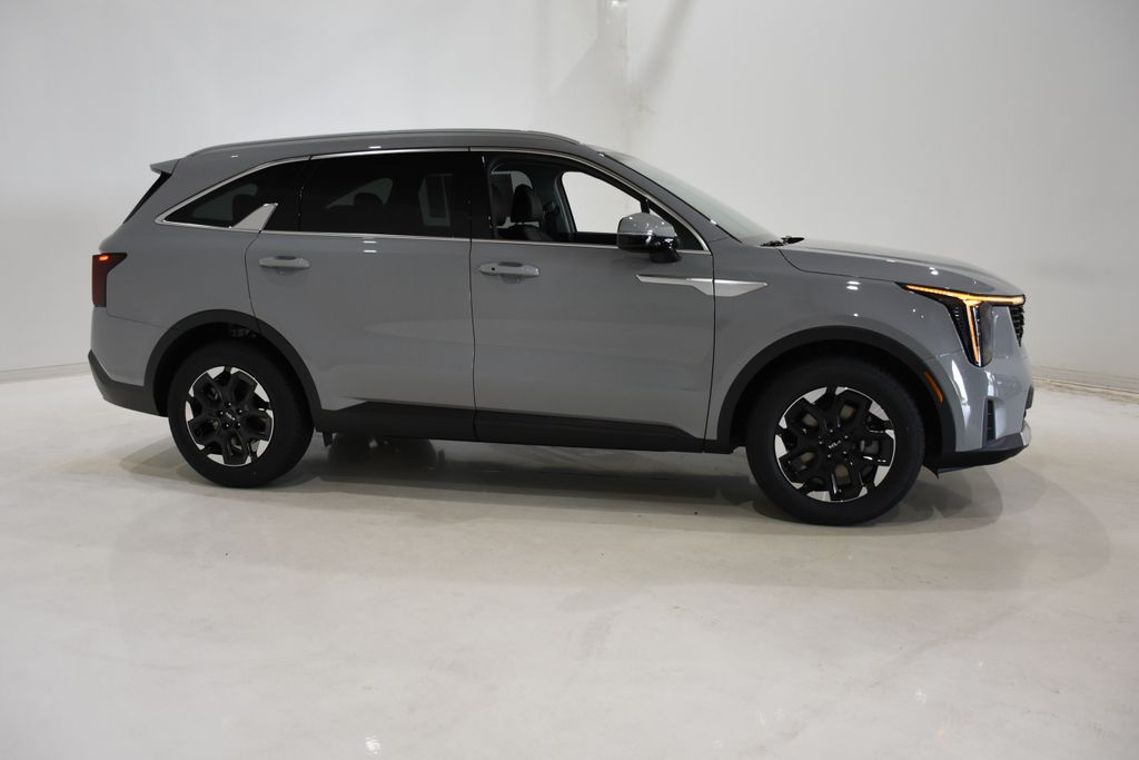 2026 Kia Sorento S photo 3