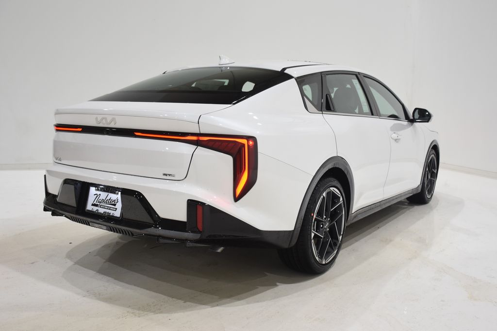 2025 Kia K4 GT-Line photo 4