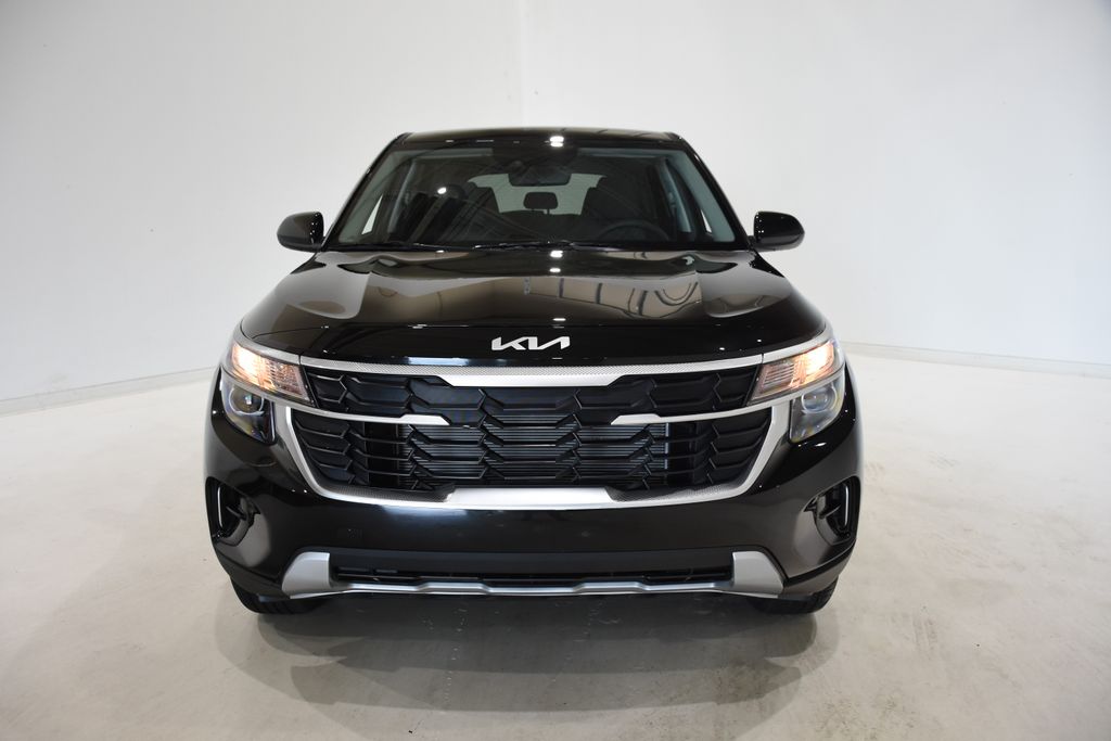 2026 Kia Seltos LX photo 2