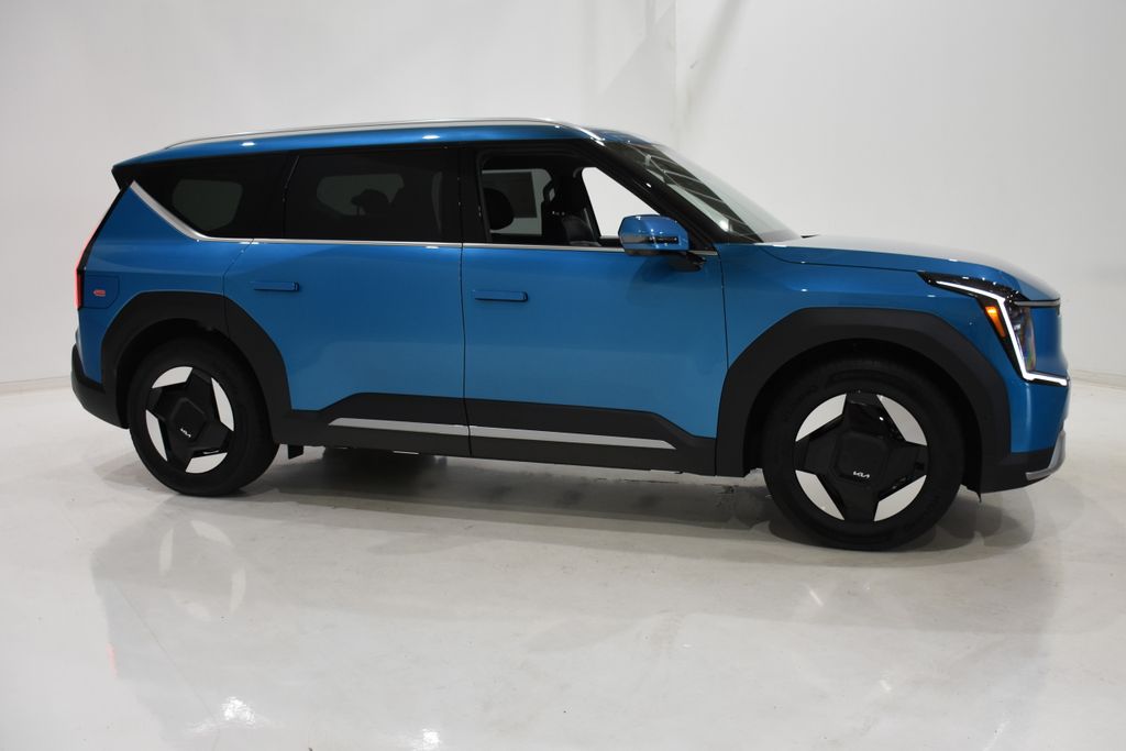 2026 Kia EV9 Wind photo 3