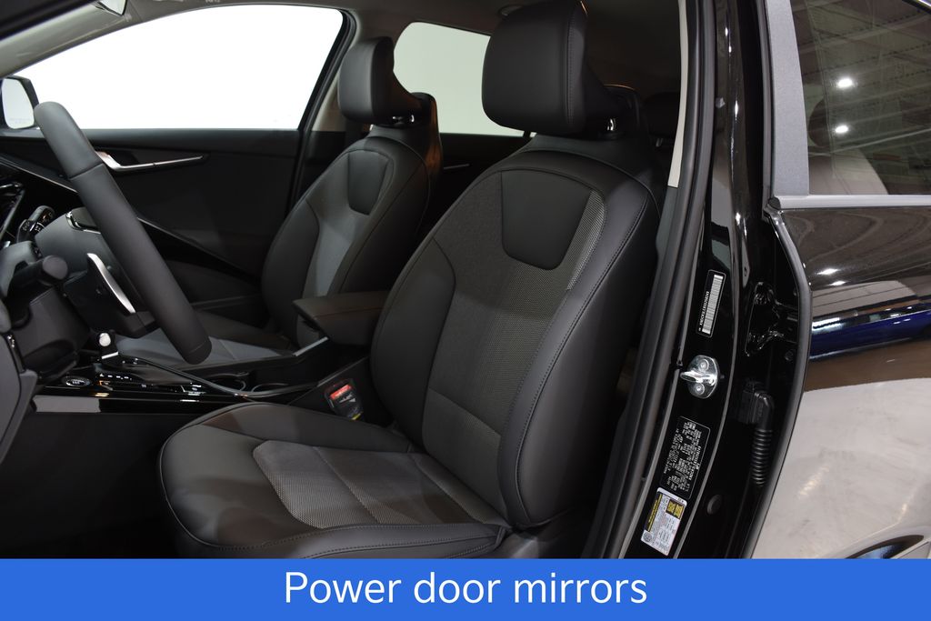 2025 Kia Niro EX - Photo 21