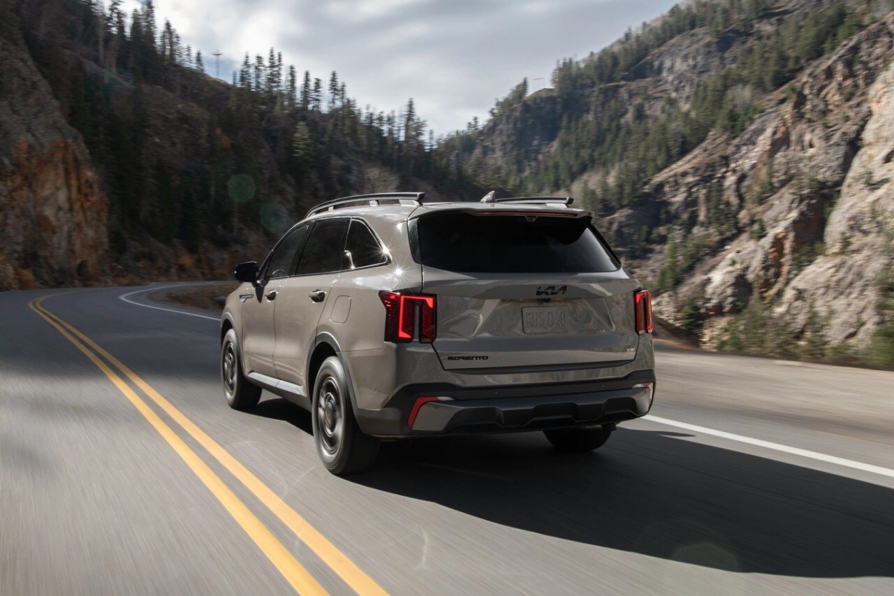 Sorento Kia deals Urbana New Kia Sorento driving