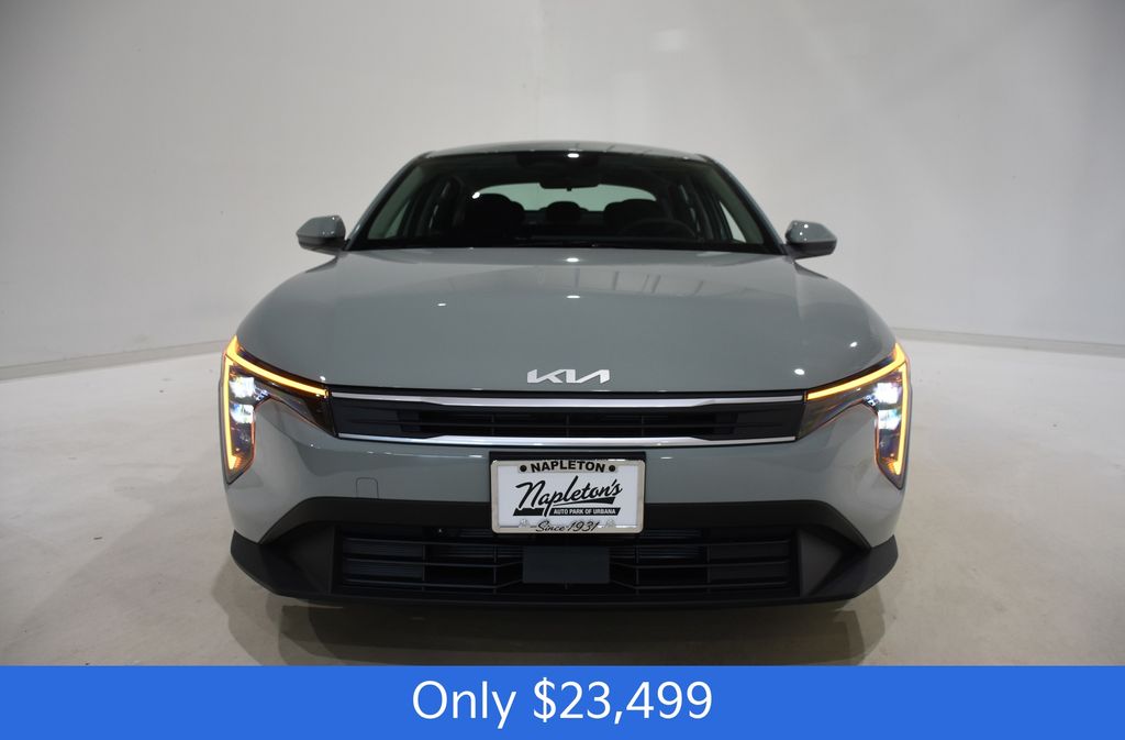 2025 Kia K4 LX photo 2