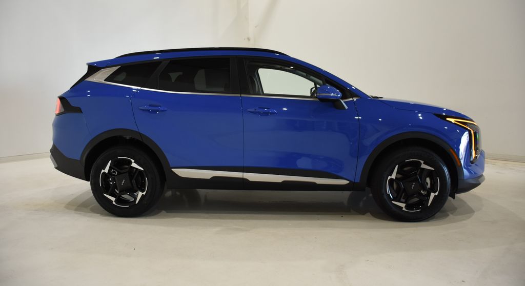 2026 Kia Sportage EX photo 3