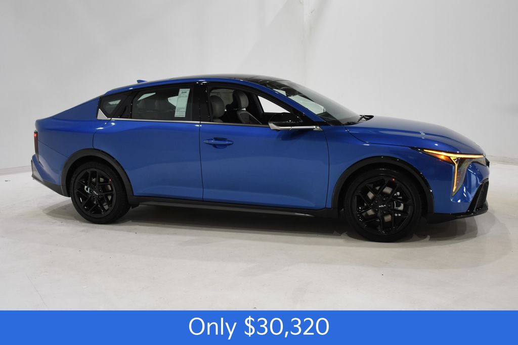 2025 Kia K4 GT-Line Turbo photo 3
