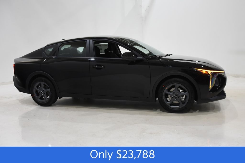 New 2026 Kia K4 LXS Sedan