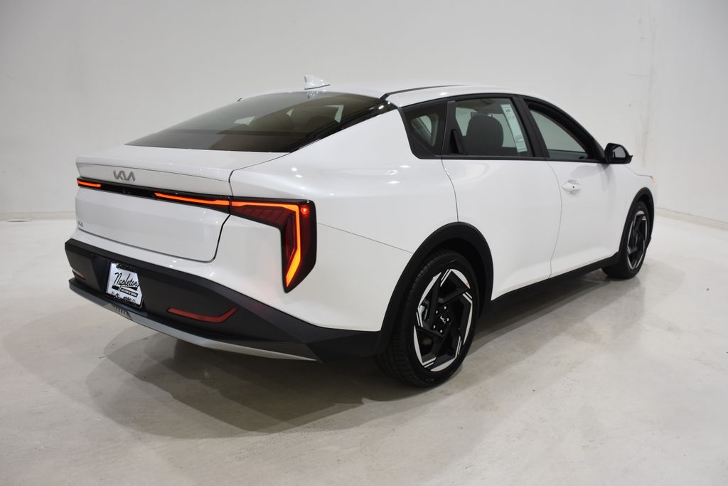 2025 Kia K4 EX photo 4