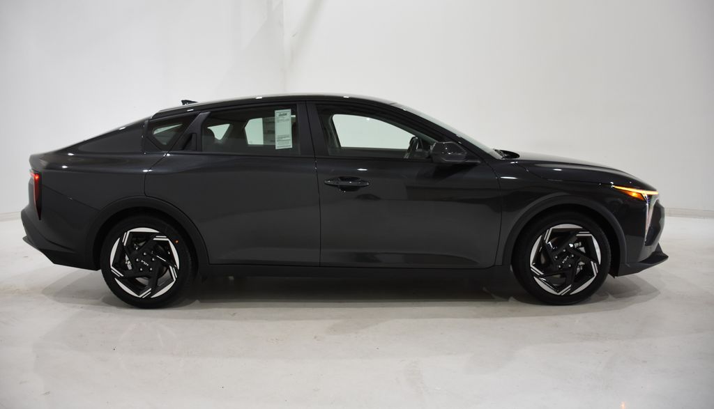 2025 Kia K4 EX photo 3