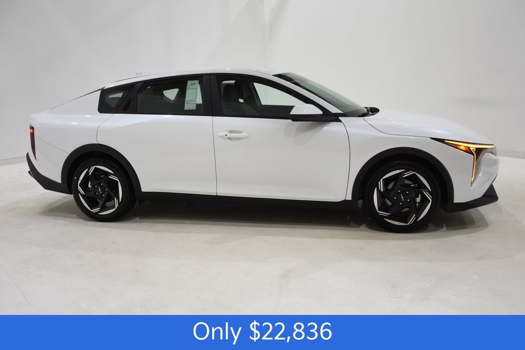 New 2025 Kia K4 EX Sedan