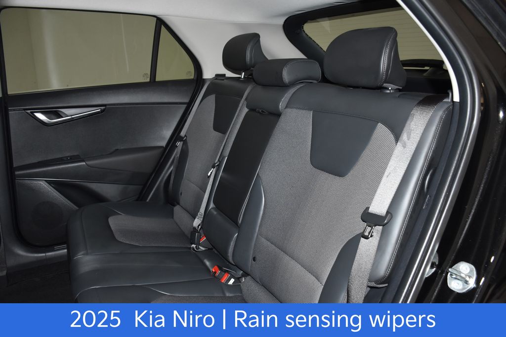 2025 Kia Niro EX - Photo 25