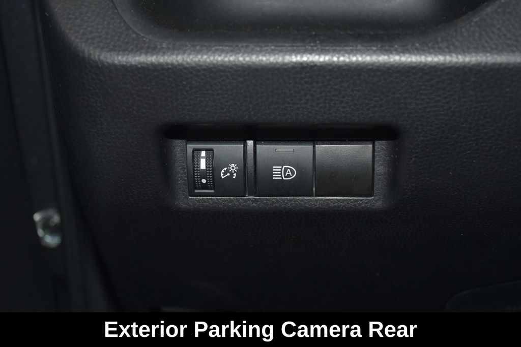 2025 Toyota RAV4 LE - Photo 9