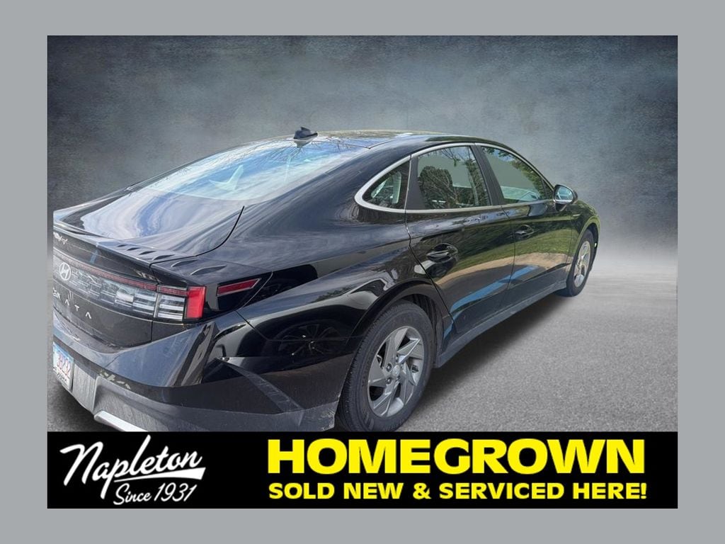 2025 Hyundai Sonata SE's photo