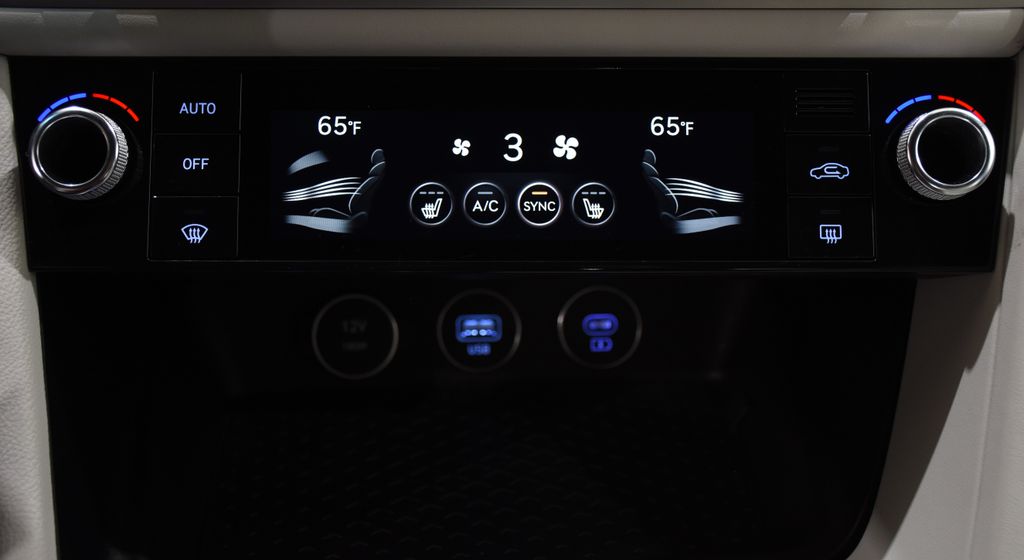 2025 GENESIS G70 Standard - Photo 15