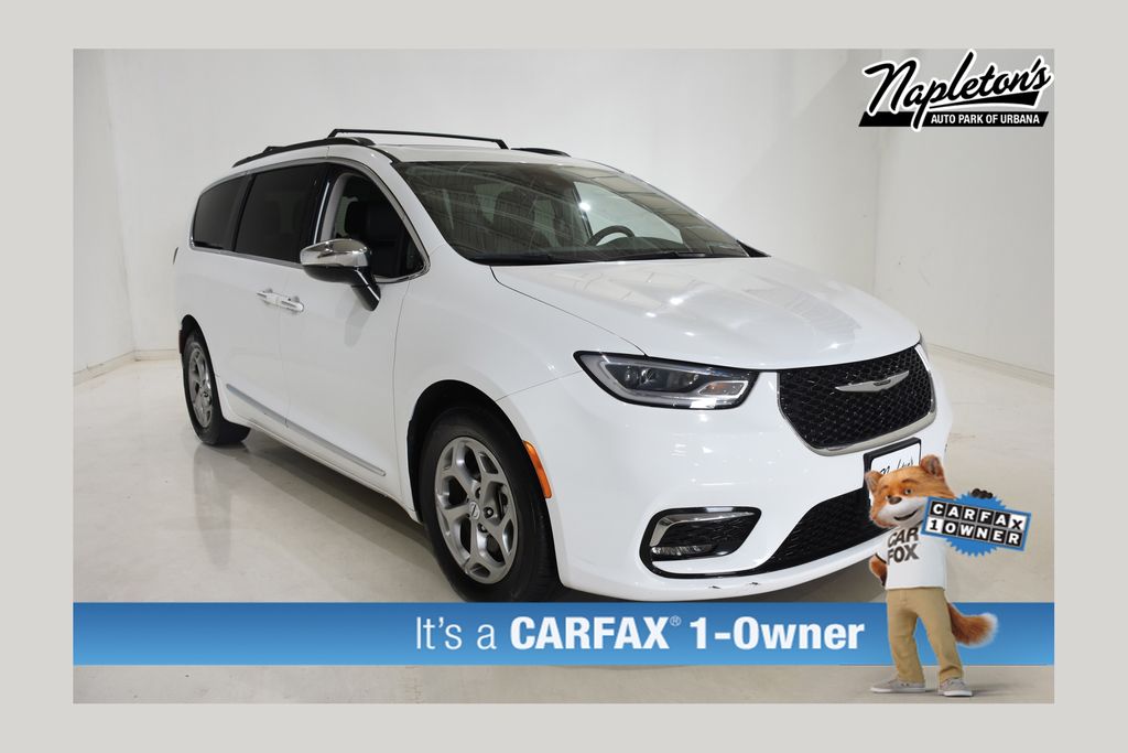 2023 Chrysler Pacifica Limited's photo
