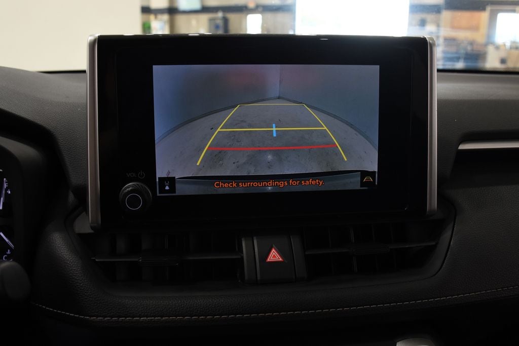 2025 Toyota RAV4 LE - Photo 18