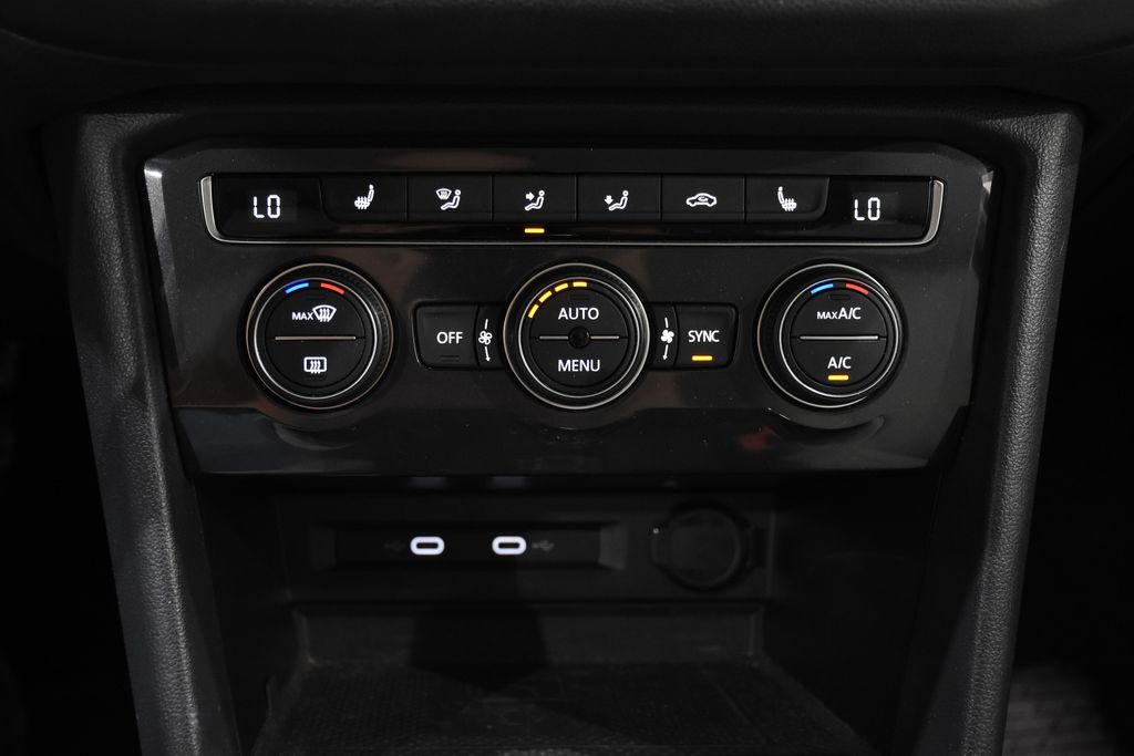 2021 Volkswagen Tiguan SE - Photo 24