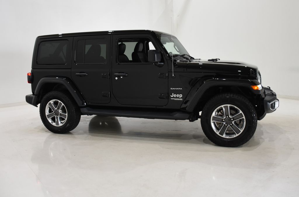 2022 Jeep Wrangler Unlimited Sahara photo 3