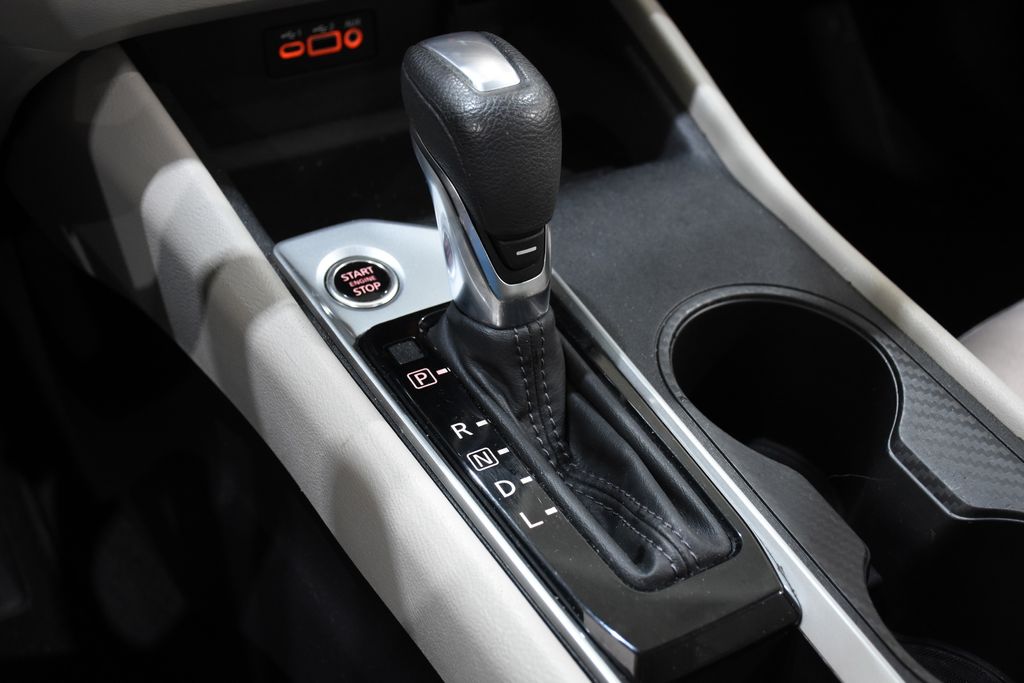 2025 Nissan Altima SV - Photo 24