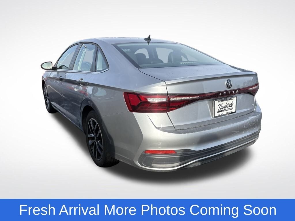 Used 2025 Volkswagen Jetta 1.5T SE Sedan