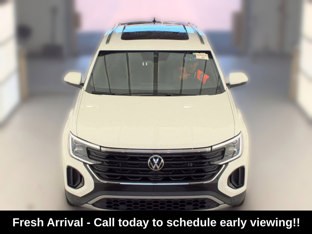 Used 2025 Volkswagen Atlas Cross Sport 2.0T SE w/Technology SUV