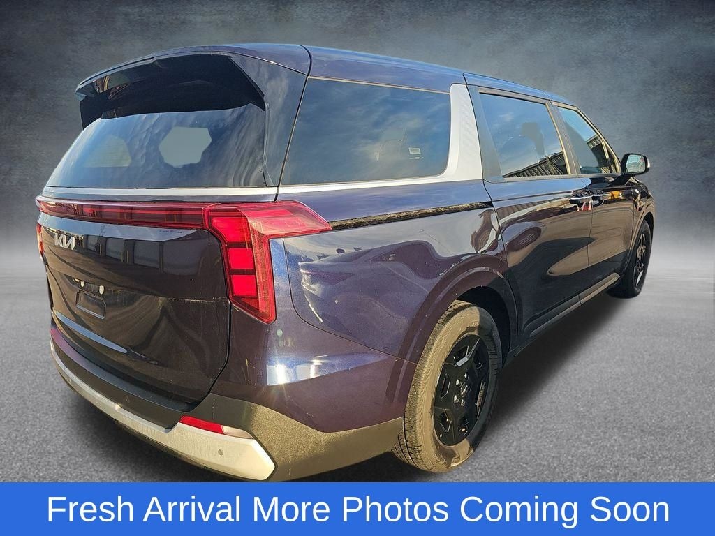 Used 2025 Kia Carnival LXS Van Passenger Van
