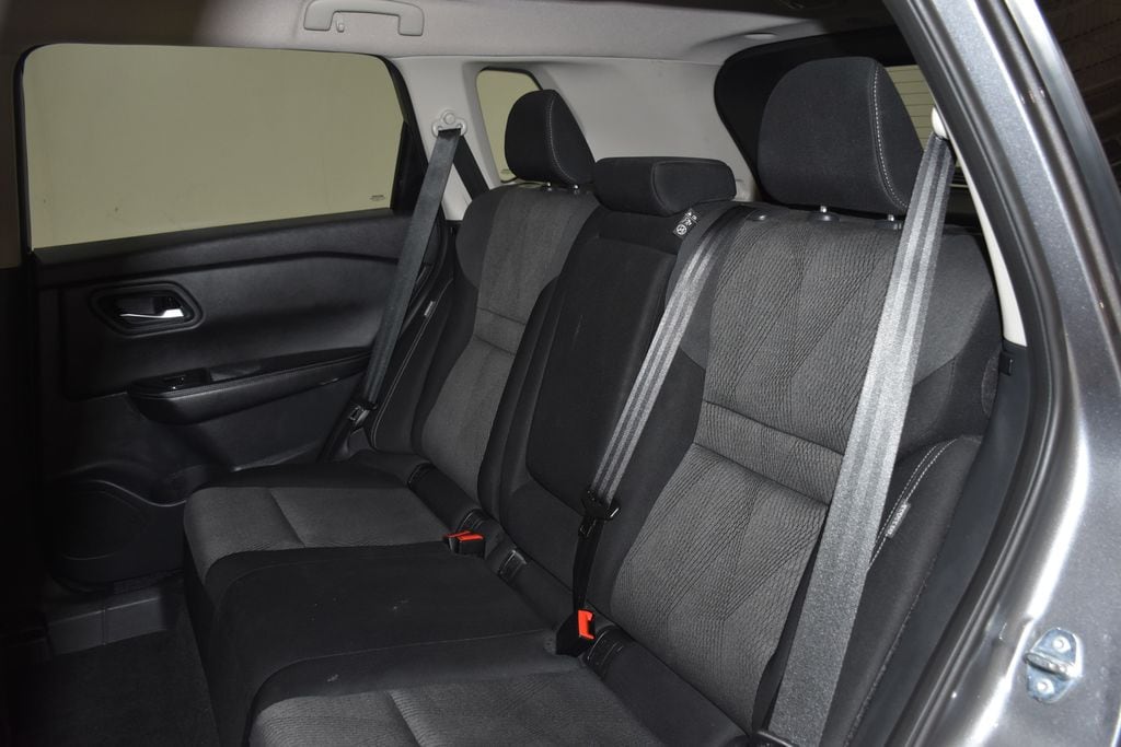 2025 Nissan Rogue SV - Photo 28