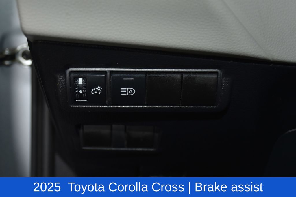 2025 Toyota Corolla Cross L - Photo 9